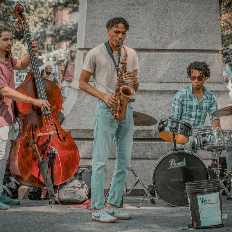 Уличные музыканты и бускеры