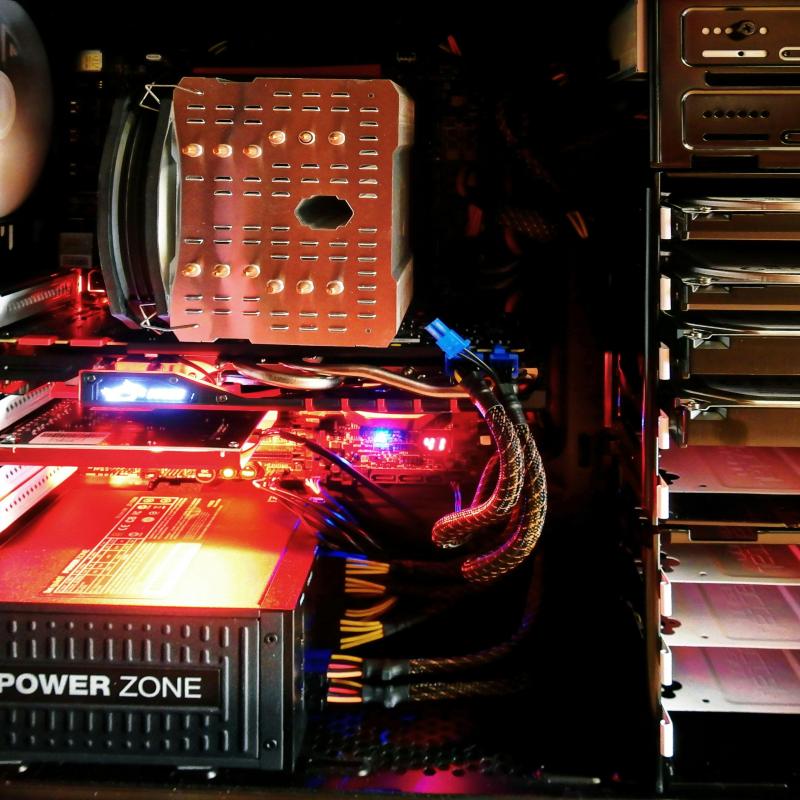 Комп’ютерні деталі та компоненти