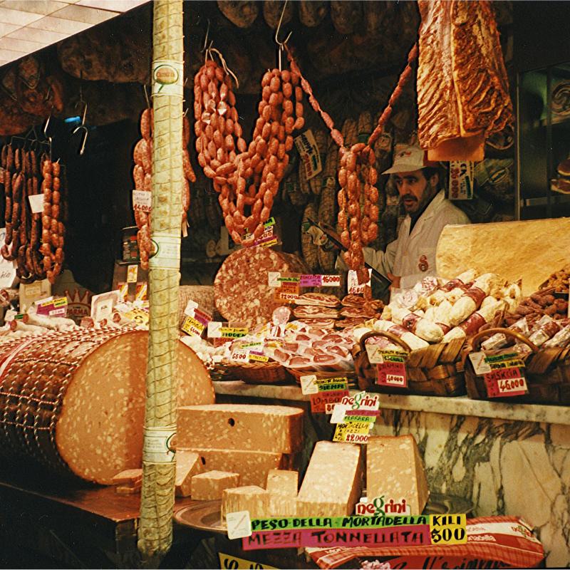 Продукти харчування та делікатеси